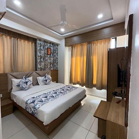 Hotelsuncity Inn วาโดดารา ภายนอก รูปภาพ